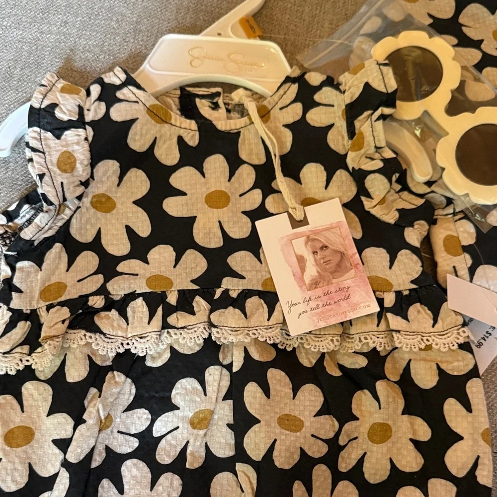 Jessica Simpson Black Daisy-Print Baby Romper with Matching Hat and sunglasses